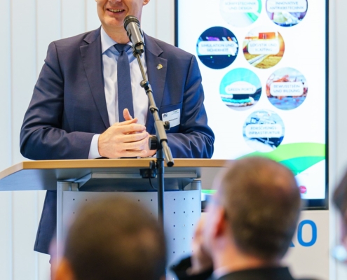 Mariko Leer - Digitale Assistenzsysteme - Minister Tonne